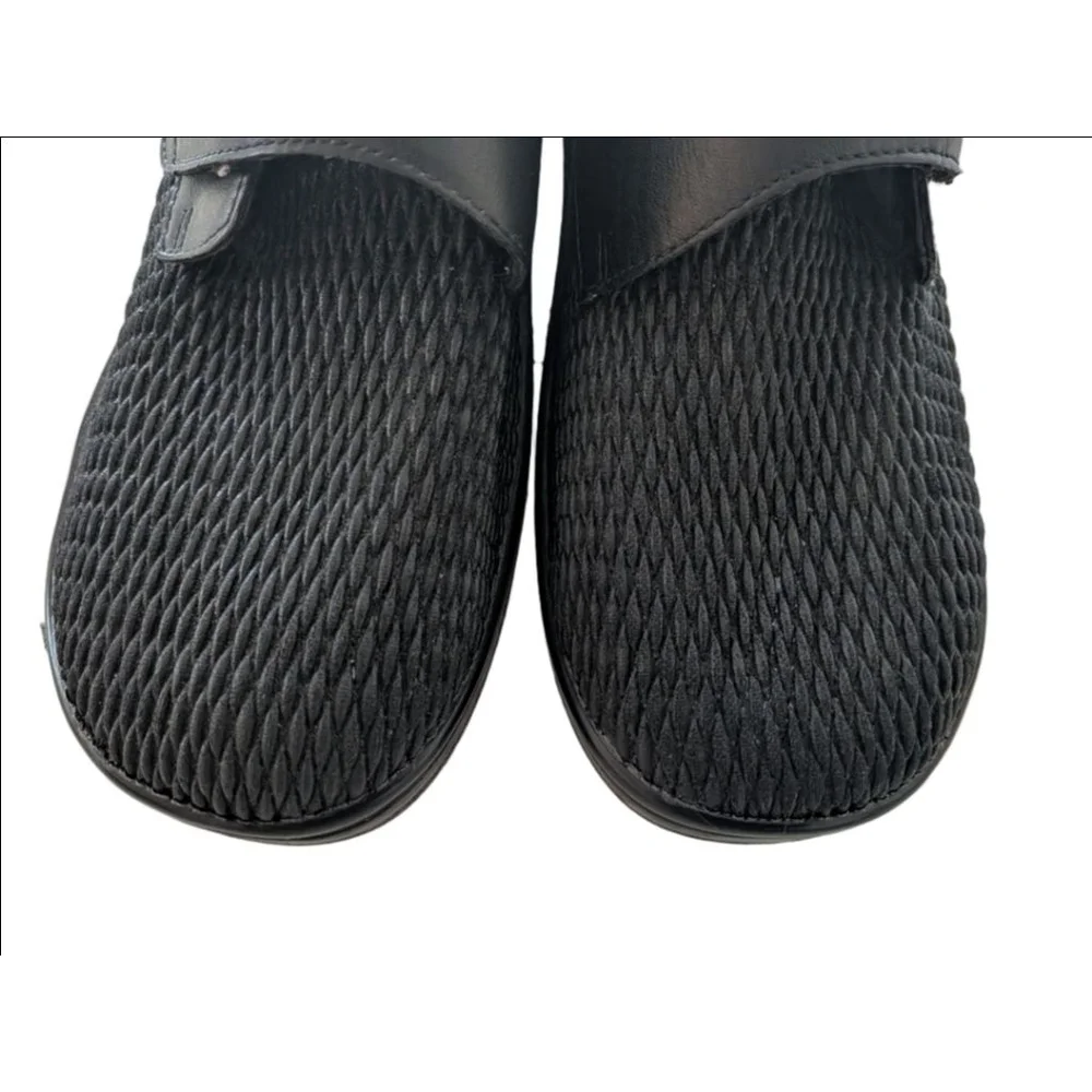 Women's Propét Black Hook & Loop Flats Loafers Size 8.5